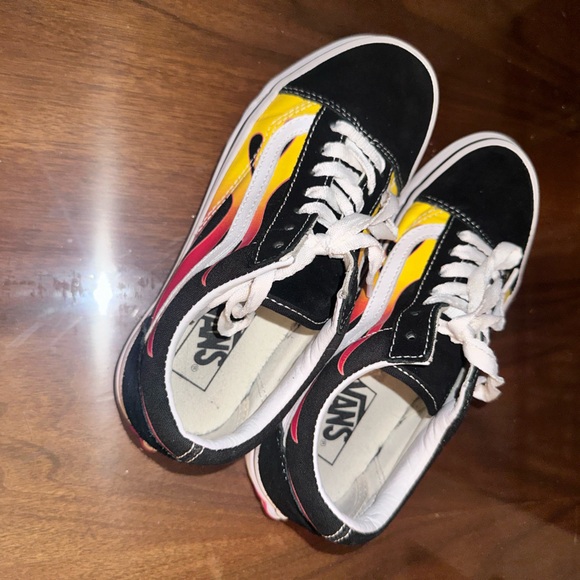 Flamed Vans, Men’s size-6 Women’s size-7.5, preowned, amazing condition! - Picture 11 of 12